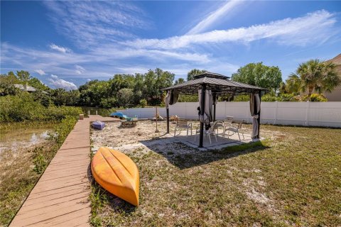 House in New Port Richey, Florida 4 bedrooms, 251.58 sq.m. № 1597300 - photo 7