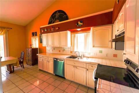 House in New Port Richey, Florida 4 bedrooms, 251.58 sq.m. № 1597300 - photo 23