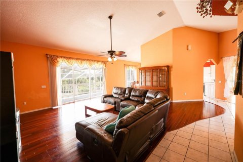 House in New Port Richey, Florida 4 bedrooms, 251.58 sq.m. № 1597300 - photo 20