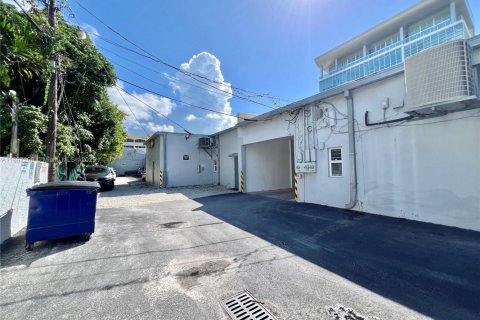 Propiedad comercial en venta en Miami, Florida № 1948756 - foto 12