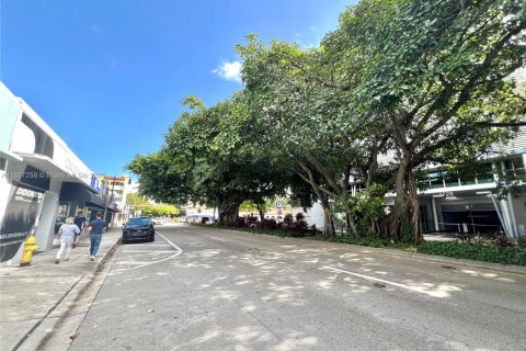 Propiedad comercial en venta en Miami, Florida № 1948756 - foto 6