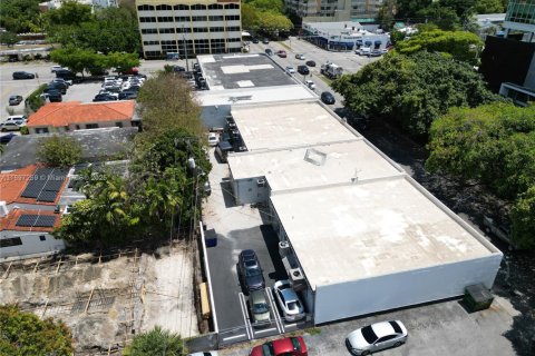 Propiedad comercial en venta en Miami, Florida № 1948756 - foto 4