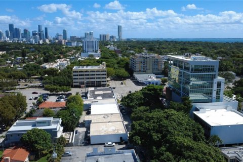 Propiedad comercial en venta en Miami, Florida № 1948756 - foto 15