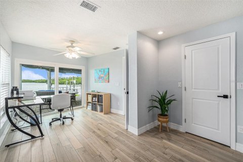 House in Seminole, Florida 2 bedrooms, 185.06 sq.m. № 1833574 - photo 20