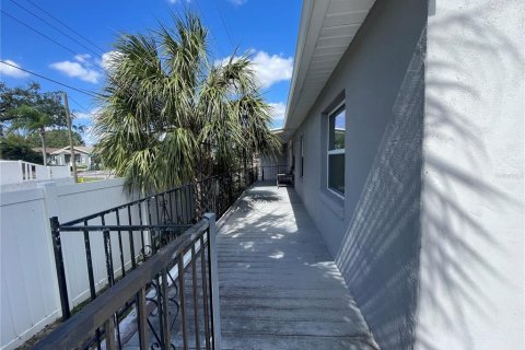 Casa en alquiler en Tampa, Florida, 3 dormitorios, 151.34 m2 № 1567441 - foto 24