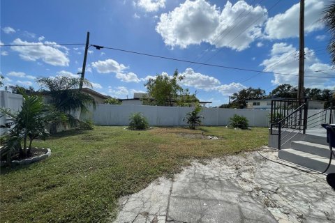 Casa en alquiler en Tampa, Florida, 3 dormitorios, 151.34 m2 № 1567441 - foto 26