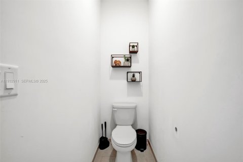 Casa en alquiler en Cutler Bay, Florida, 4 dormitorios, 266.63 m2 № 1991698 - foto 24