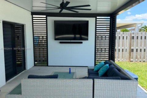 Casa en alquiler en Cutler Bay, Florida, 4 dormitorios, 266.63 m2 № 1991698 - foto 30