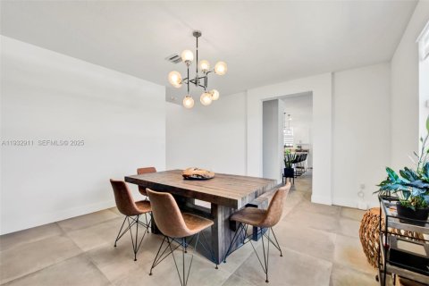 Casa en alquiler en Cutler Bay, Florida, 4 dormitorios, 266.63 m2 № 1991698 - foto 10