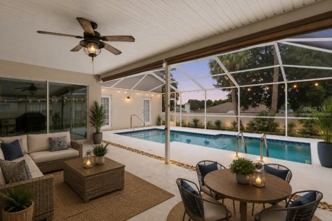 House in Spring Hill, Florida 4 bedrooms, 213.3 sq.m. № 2258431 - photo 3