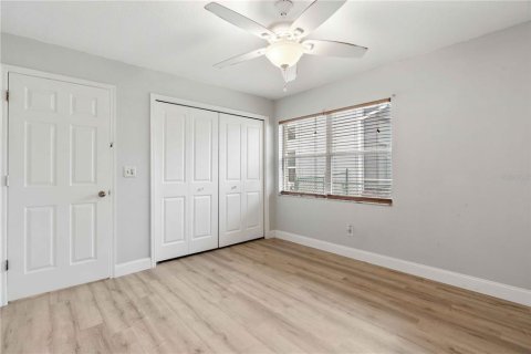 House in Spring Hill, Florida 4 bedrooms, 213.3 sq.m. № 2258431 - photo 25