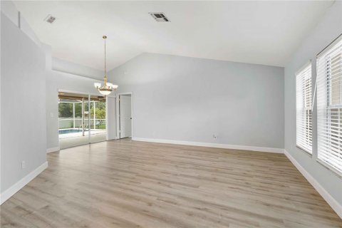 House in Spring Hill, Florida 4 bedrooms, 213.3 sq.m. № 2258431 - photo 9