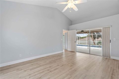 House in Spring Hill, Florida 4 bedrooms, 213.3 sq.m. № 2258431 - photo 20