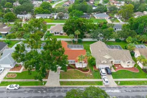 House in Spring Hill, Florida 4 bedrooms, 213.3 sq.m. № 2258431 - photo 4