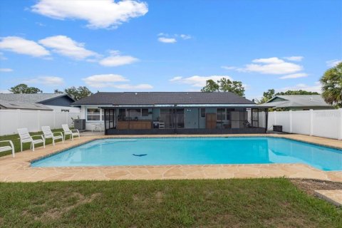 House in Tampa, Florida 3 bedrooms, 190.17 sq.m. № 1747660 - photo 12