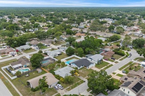 House in Tampa, Florida 3 bedrooms, 190.17 sq.m. № 1747660 - photo 20