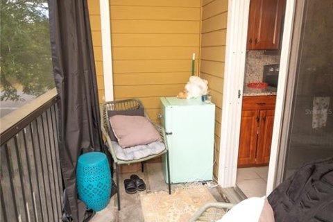 Condo in Gainesville, Florida, 2 bedrooms  № 2099223 - photo 17