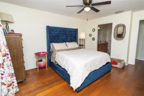 Condo in Gainesville, Florida, 2 bedrooms  № 2099223 - photo 11