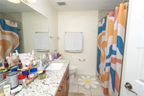 Condo in Gainesville, Florida, 2 bedrooms  № 2099223 - photo 14