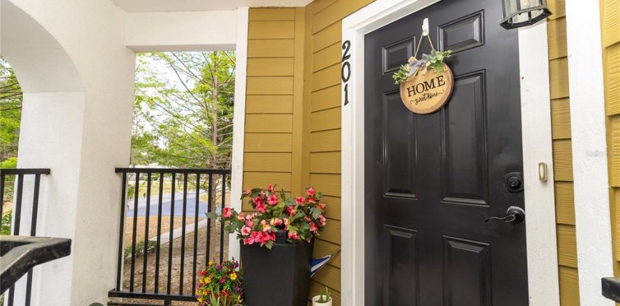 Condo in Gainesville, Florida, 2 bedrooms  № 2099223