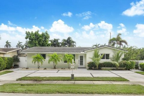House in Hollywood, Florida 3 bedrooms, 174.28 sq.m. № 2169402