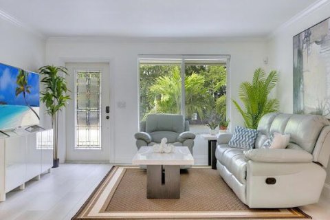House in Hollywood, Florida 3 bedrooms, 174.28 sq.m. № 2169402 - photo 19