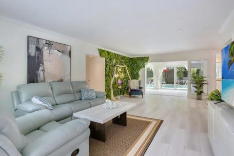House in Hollywood, Florida 3 bedrooms, 174.28 sq.m. № 2169402 - photo 20