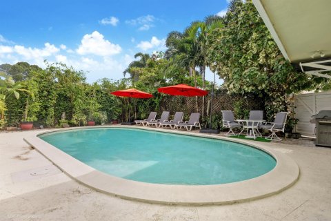 House in Hollywood, Florida 3 bedrooms, 174.28 sq.m. № 2169402 - photo 24