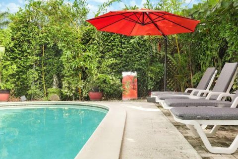 House in Hollywood, Florida 3 bedrooms, 174.28 sq.m. № 2169402 - photo 22