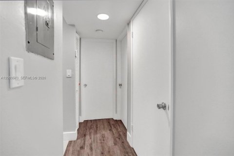 Copropriété à louer à Miami, Floride: 2 chambres, 57.23 m2 № 2076656 - photo 15