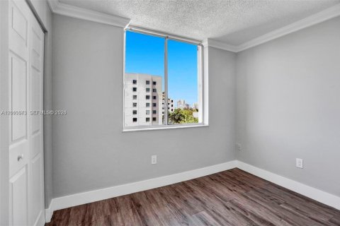 Copropriété à louer à Miami, Floride: 2 chambres, 57.23 m2 № 2076656 - photo 9