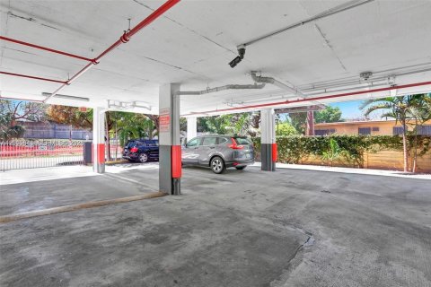 Copropriété à louer à Miami, Floride: 2 chambres, 57.23 m2 № 2076656 - photo 21