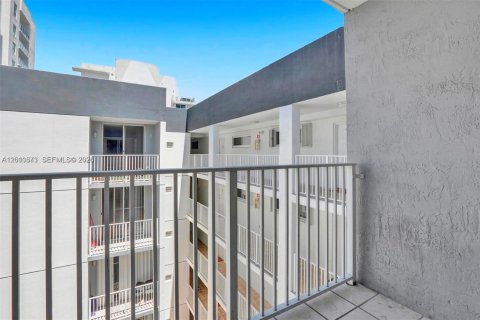 Copropriété à louer à Miami, Floride: 2 chambres, 57.23 m2 № 2076656 - photo 16