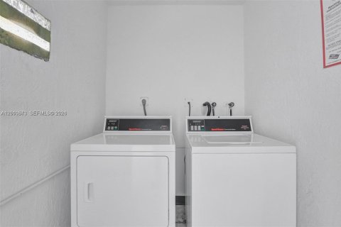 Copropriété à louer à Miami, Floride: 2 chambres, 57.23 m2 № 2076656 - photo 19