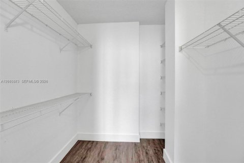 Copropriété à louer à Miami, Floride: 2 chambres, 57.23 m2 № 2076656 - photo 11