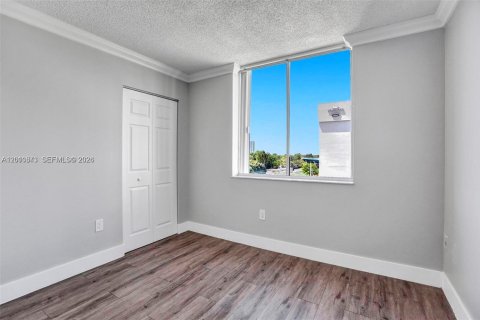 Copropriété à louer à Miami, Floride: 2 chambres, 57.23 m2 № 2076656 - photo 8