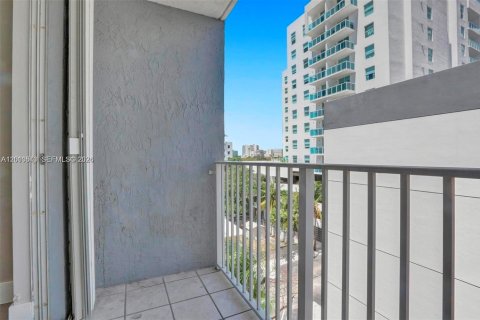 Copropriété à louer à Miami, Floride: 2 chambres, 57.23 m2 № 2076656 - photo 17