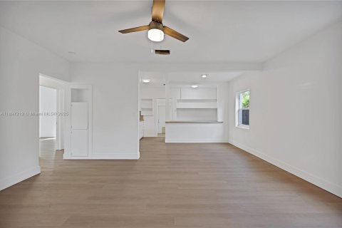 Villa ou maison à vendre à Fort Lauderdale, Floride: 3 chambres, 101.08 m2 № 1948743 - photo 1