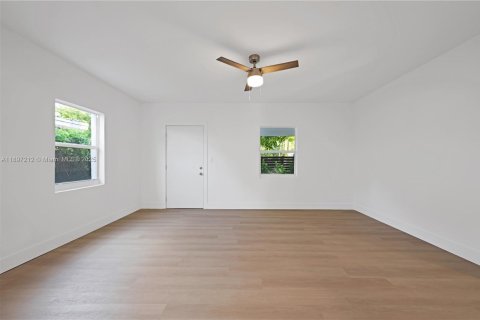 Villa ou maison à vendre à Fort Lauderdale, Floride: 3 chambres, 101.08 m2 № 1948743 - photo 4