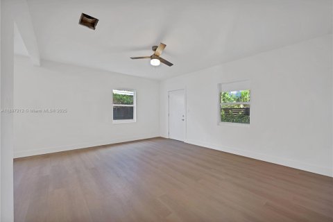 Villa ou maison à vendre à Fort Lauderdale, Floride: 3 chambres, 101.08 m2 № 1948743 - photo 3