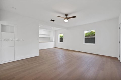 Villa ou maison à vendre à Fort Lauderdale, Floride: 3 chambres, 101.08 m2 № 1948743 - photo 2