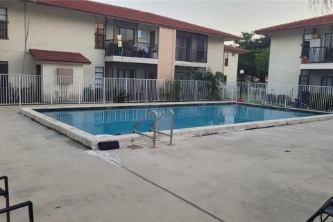 Copropriété à vendre à Coral Springs, Floride: 2 chambres, 74.32 m2 № 2084530 - photo 17
