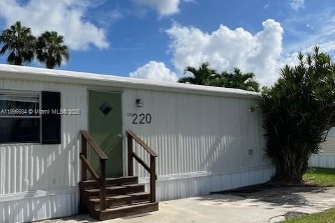 Снять в аренду квартиру в Хомстед, Флорида 3 спальни, 78.97м2, № 1948357 - фото 3