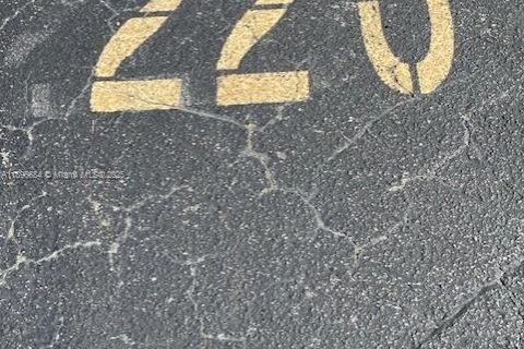 Снять в аренду квартиру в Хомстед, Флорида 3 спальни, 78.97м2, № 1948357 - фото 28