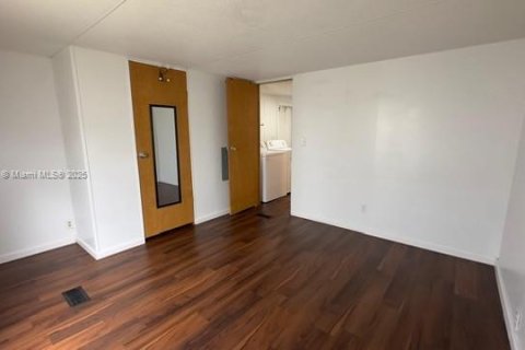 Снять в аренду квартиру в Хомстед, Флорида 3 спальни, 78.97м2, № 1948357 - фото 23