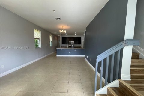 Adosado en alquiler en Pembroke Pines, Florida, 3 dormitorios, 168.8 m2 № 1978561 - foto 17