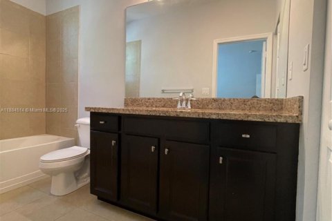 Adosado en alquiler en Pembroke Pines, Florida, 3 dormitorios, 168.8 m2 № 1978561 - foto 23