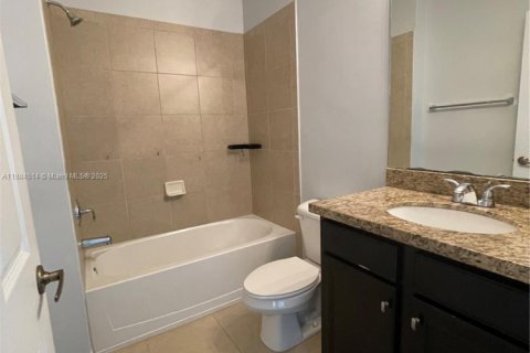 Adosado en alquiler en Pembroke Pines, Florida, 3 dormitorios, 168.8 m2 № 1978561 - foto 29