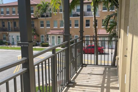 Adosado en alquiler en Pembroke Pines, Florida, 3 dormitorios, 168.8 m2 № 1978561 - foto 13