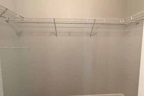 Adosado en alquiler en Pembroke Pines, Florida, 3 dormitorios, 168.8 m2 № 1978561 - foto 25